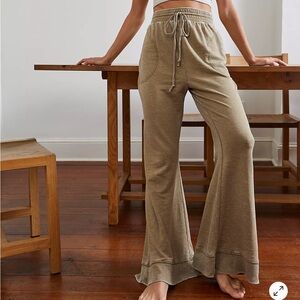 Free People Cozy Cool Girl Lounge Pants in Neon Green Size‎ Small